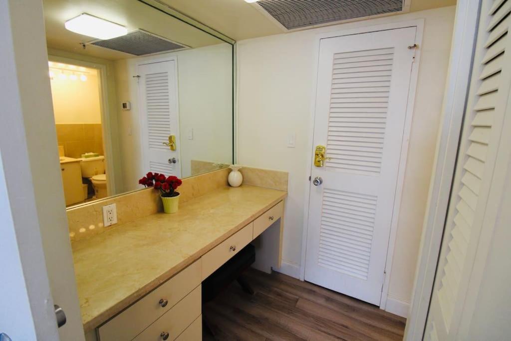 Alexander 511 Beachfront Condo With 2 Pools, Direct Beach Access, Sauna, Tikki Bar Miami Beach Exterior foto